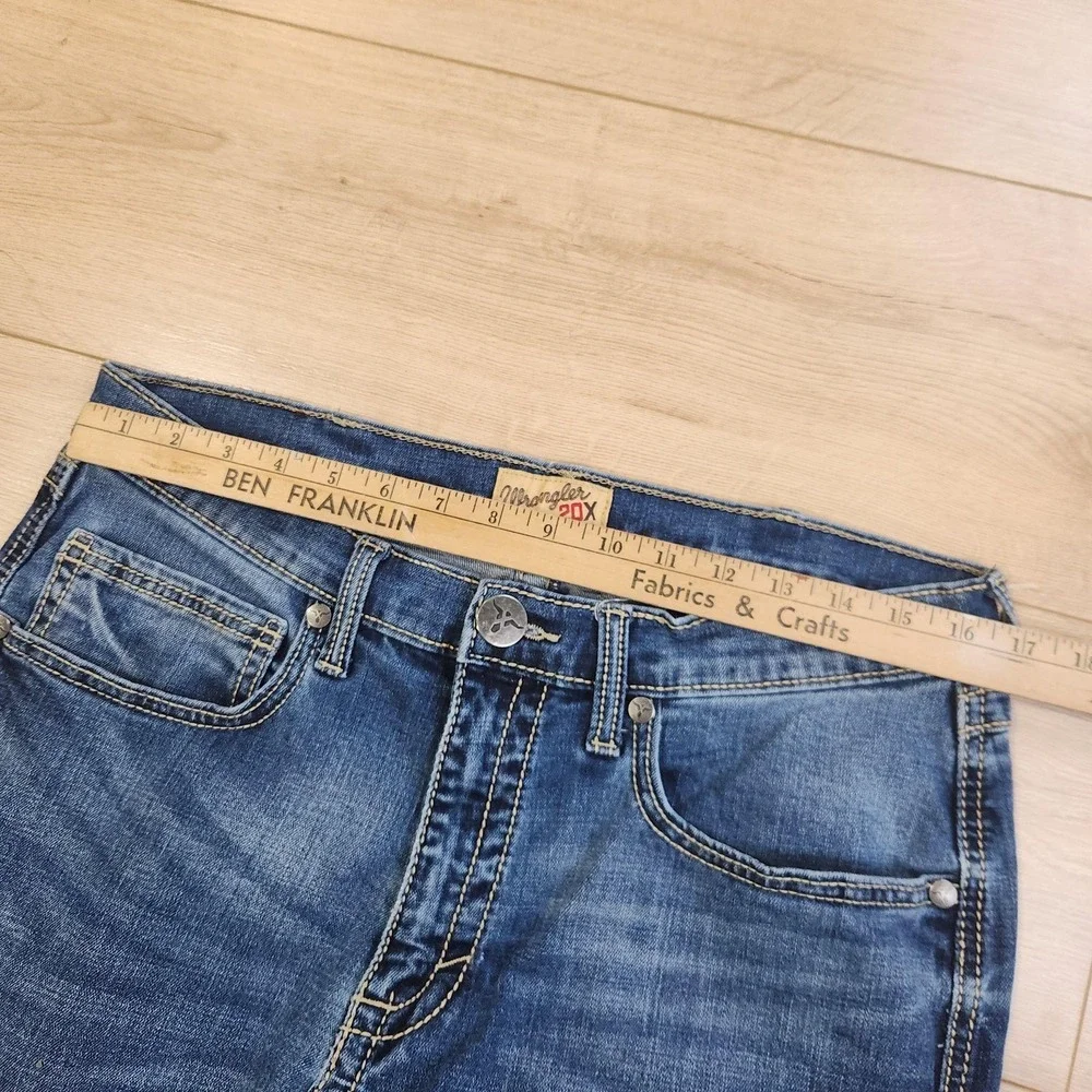 Wrangler 20X Vintage Boot Jeans Mens 33x32 Blue Medium Wash Bootcut Denim